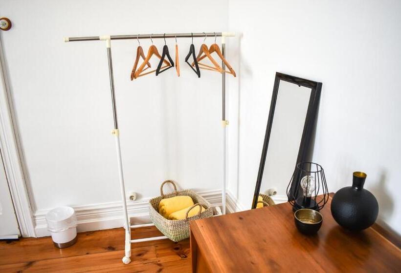 غرفة قياسية, A Casa Da Cascata