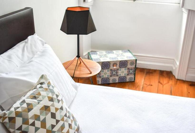 غرفة قياسية, A Casa Da Cascata