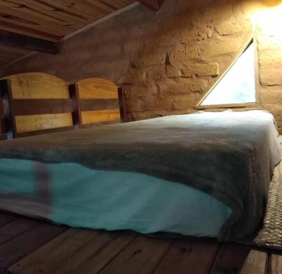 חדר לארבעה סטנדרטי עם נוף לגינה, Chalés Savi