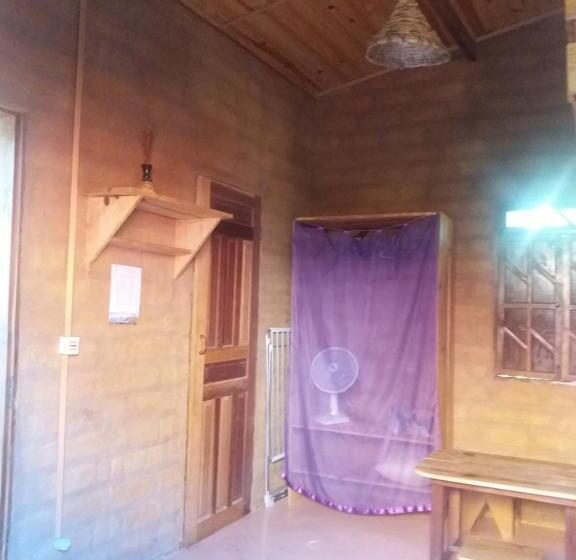 חדר לארבעה סטנדרטי עם נוף לגינה, Chalés Savi