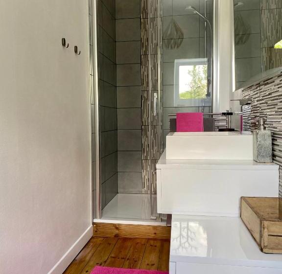 プールビュースタンダードルーム, Domaine D Aromm