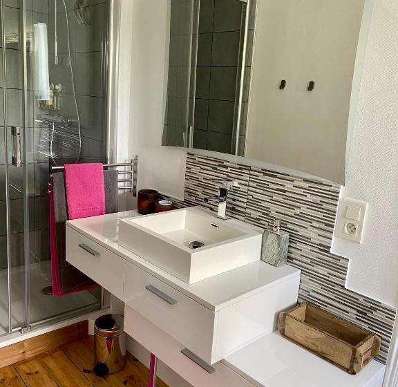 プールビュースタンダードルーム, Domaine D Aromm