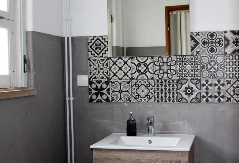 Standard Værelse, Foz Surfcamp