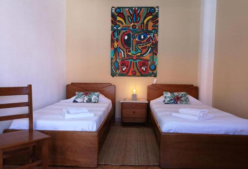 Standard 3 Pers. Værelse, Foz Surfcamp