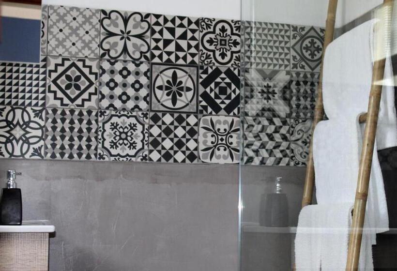 Standard 3 Pers. Værelse, Foz Surfcamp