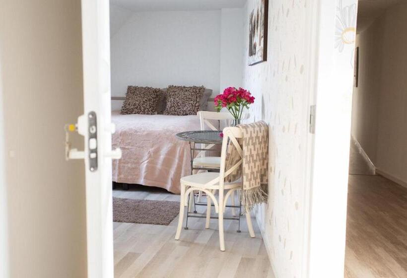 اتاق استاندارد, Suviste Guesthouse