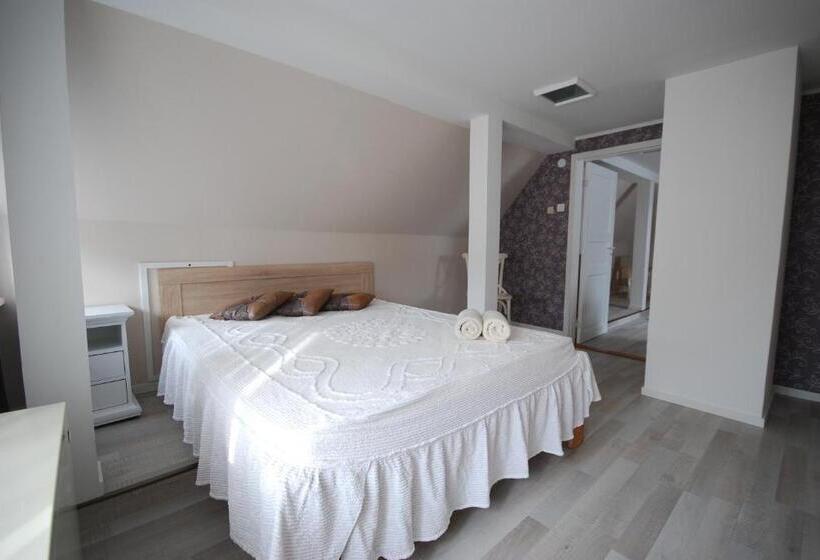 اتاق خانوادگی, Suviste Guesthouse