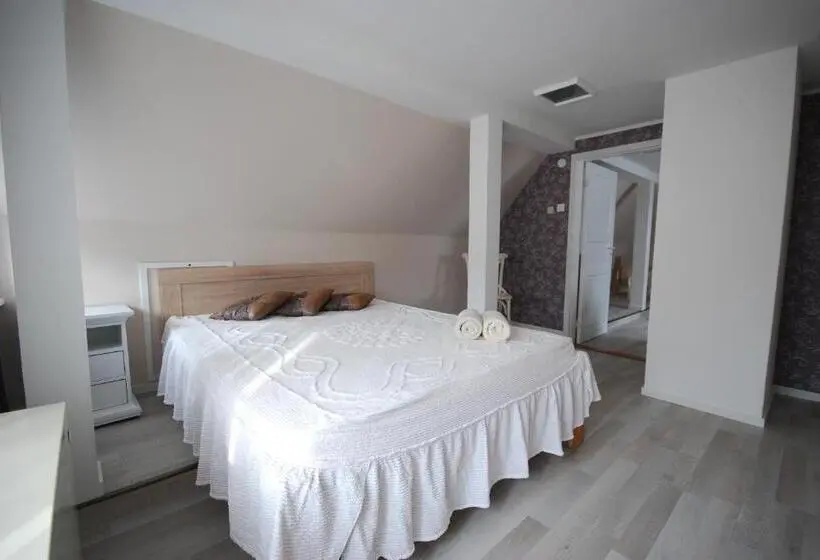 اتاق خانوادگی, Suviste Guesthouse