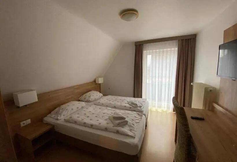 バス共有のスタンダードルーム, Pension Im Heidort