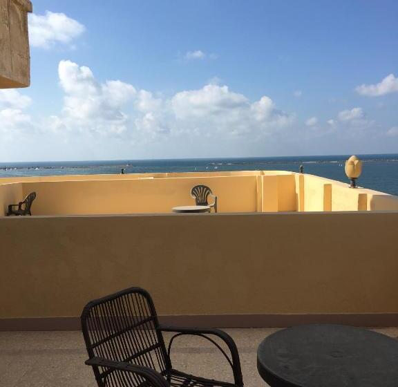 اتاق لوکس با چشم‌انداز دریا, Abeer Hotel Alexandria