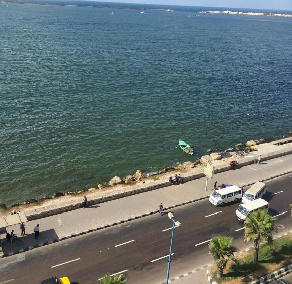 اتاق خانوادگی با چشم‌انداز دریا, Abeer Hotel Alexandria