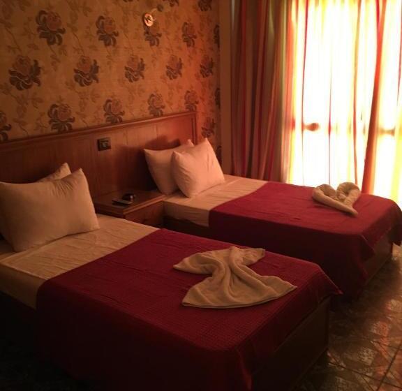 اتاق خانوادگی با چشم‌انداز دریا, Abeer Hotel Alexandria