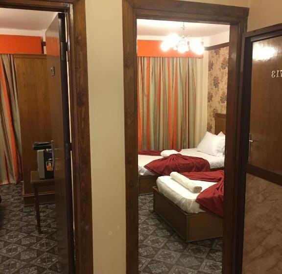 اتاق خانوادگی با چشم‌انداز دریا, Abeer Hotel Alexandria
