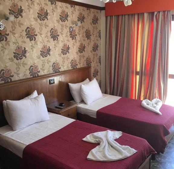 اتاق خانوادگی با چشم‌انداز دریا, Abeer Hotel Alexandria