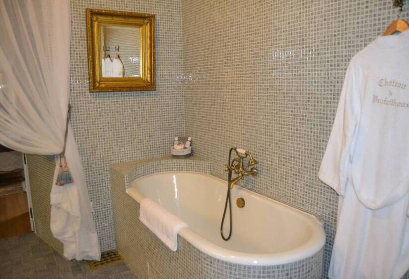 غرفة قياسية, Château De Peufeilhoux