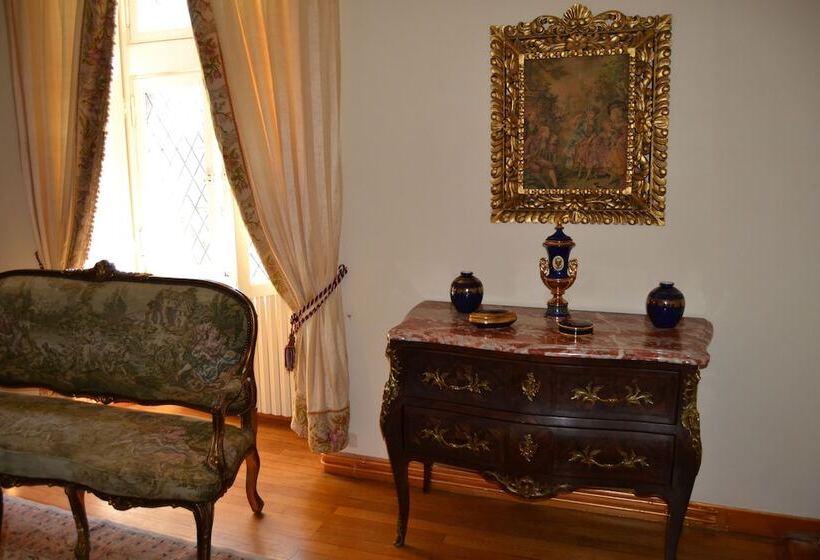 غرفة قياسية, Château De Peufeilhoux