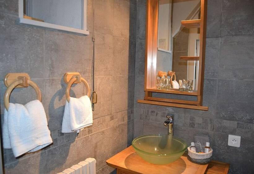 غرفة قياسية, Château De Peufeilhoux