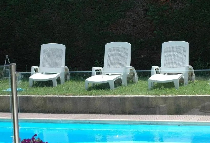 اتاق استاندارد, Le Jardin De Roses Dominique Loreau