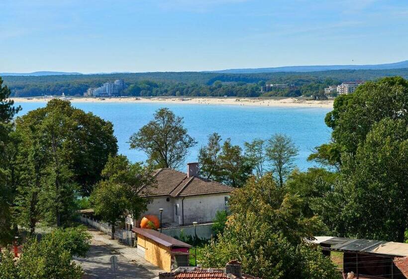 Люкс с Балконом, Koral