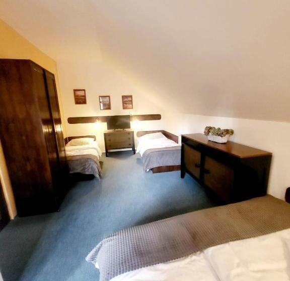 اتاق کلاسیک چهارنفره, Penzion Bazalka