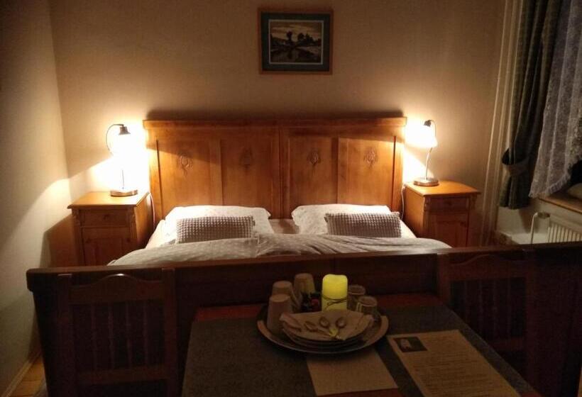 اتاق سوپریور سه تخته, Penzion Bazalka