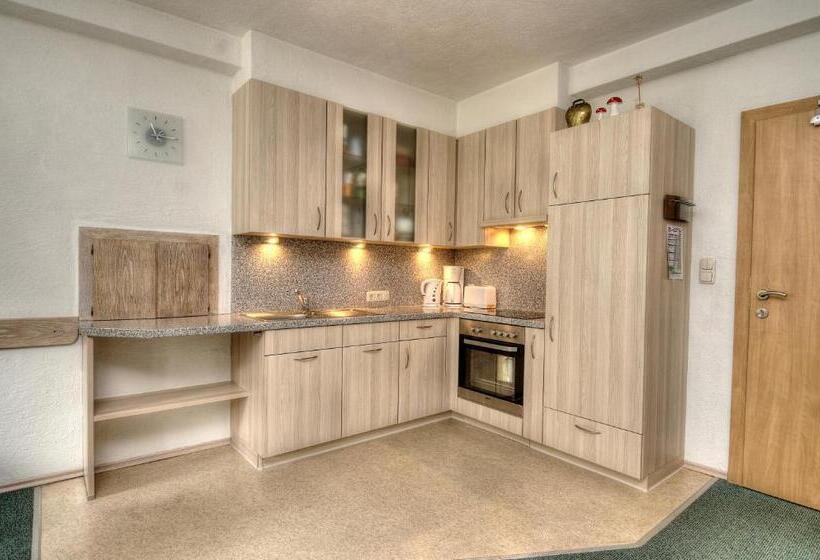 침실 4개 아파트, Haus Brandner