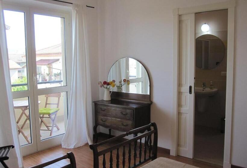 غرفة قياسية ثلاثية, Magnolia B&b