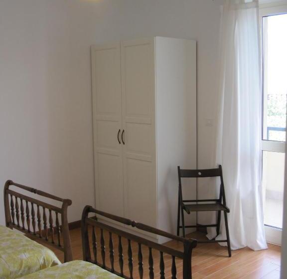 غرفة قياسية ثلاثية, Magnolia B&b