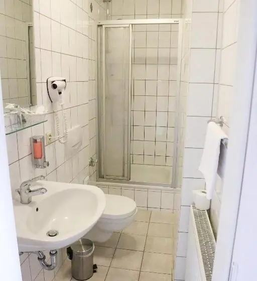 Standard Yhden Hengen Huone, Pension Zur Wartburg