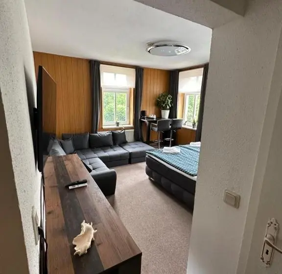 Perhehuone, Pension Zur Wartburg