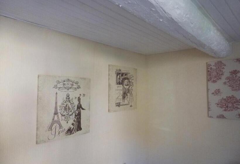 חדר סטנדרט לשלושה, Chateau View Chambres D Hôtes