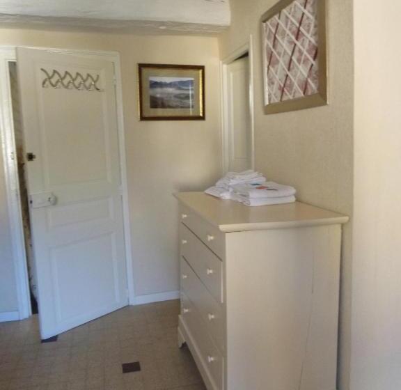 חדר סטנדרט לשלושה, Chateau View Chambres D Hôtes