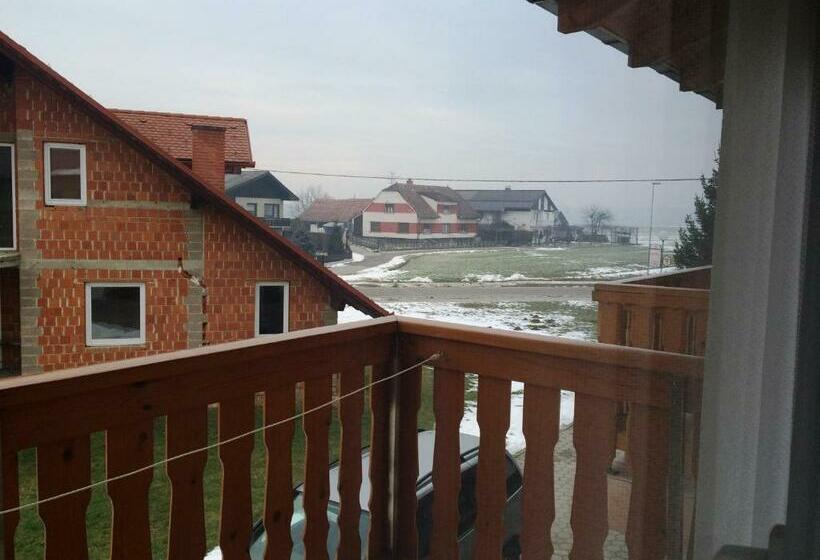 استودیو استاندارد با بالکن, Tourist Farm šalamun