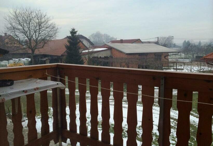 استودیو استاندارد با بالکن, Tourist Farm šalamun