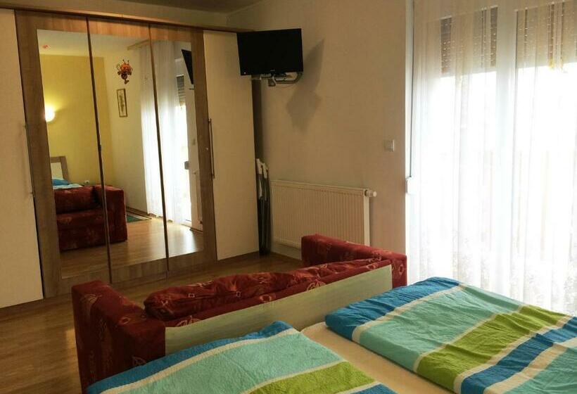 استودیو استاندارد با بالکن, Tourist Farm šalamun