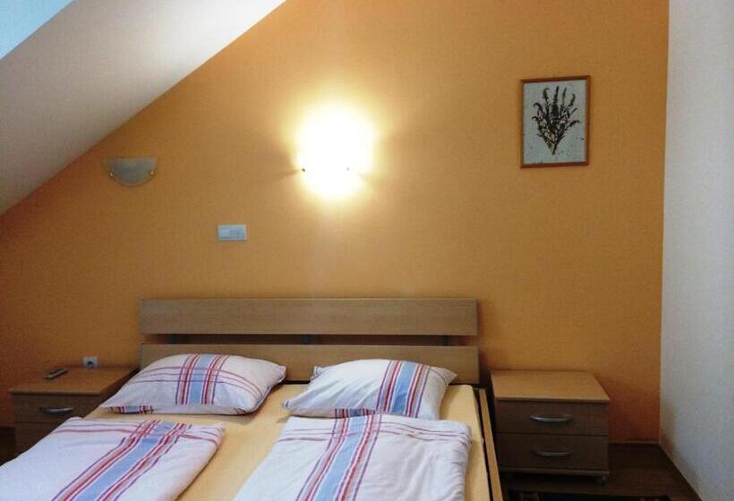 اتاق استاندارد, Tourist Farm šalamun