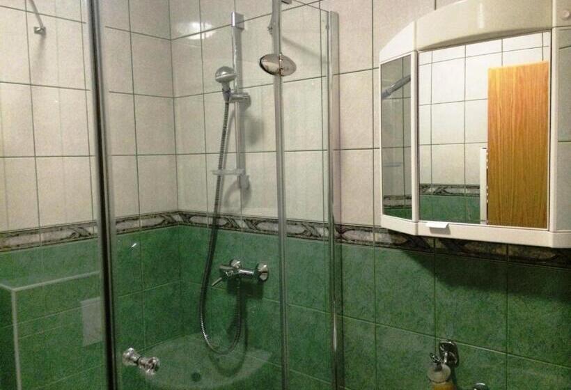 اتاق استاندارد, Tourist Farm šalamun