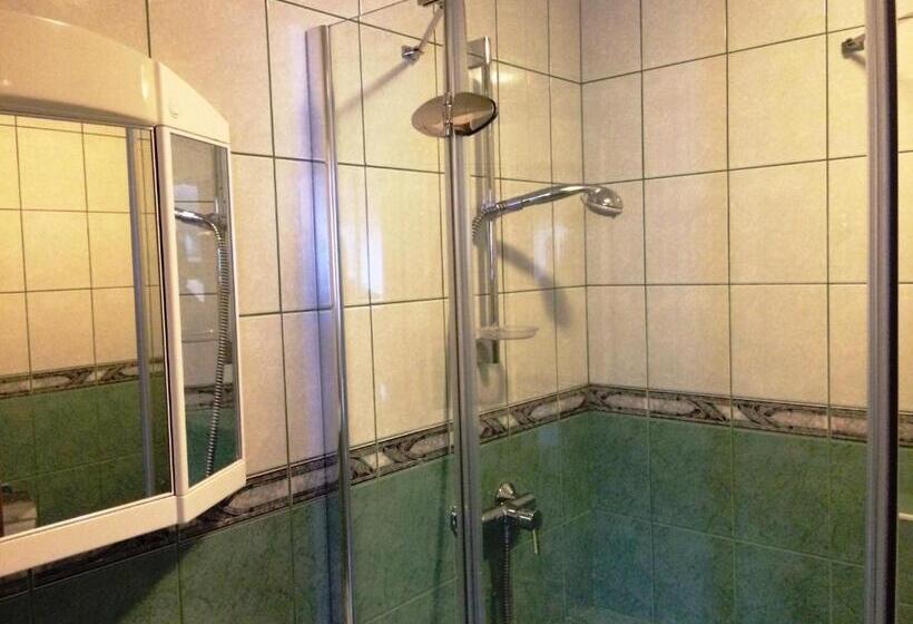 اتاق استاندارد با بالکن, Tourist Farm šalamun