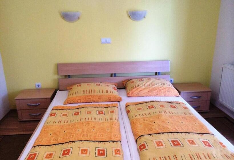 اتاق استاندارد با بالکن, Tourist Farm šalamun