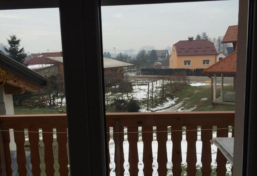 اتاق استاندارد با بالکن, Tourist Farm šalamun