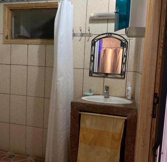 اتاق استاندارد سه نفره, Gite D Etape Amced