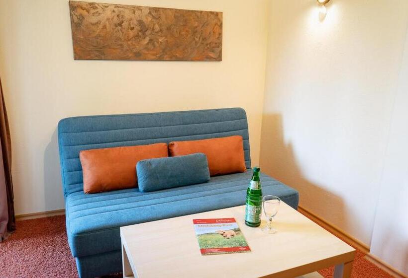 スタンダードスタジオ, Haus Quentin