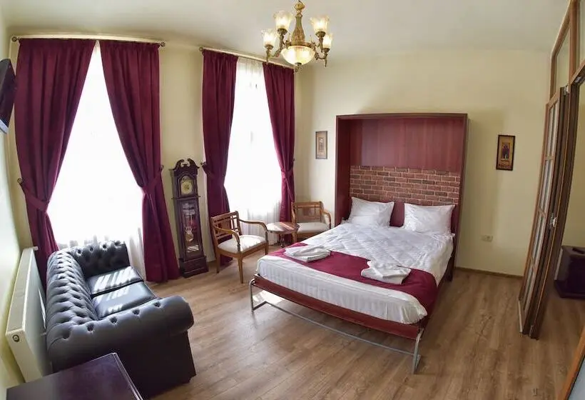 1 Bedroom Deluxe Apartment