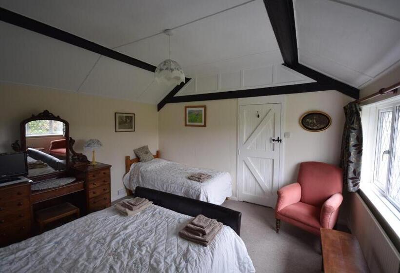 חדר משפחתי, Bournestream