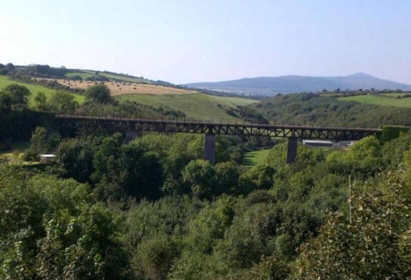 家庭间, Comeragh View