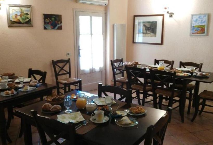 اتاق استاندارد با بالکن, Country House La Scortica