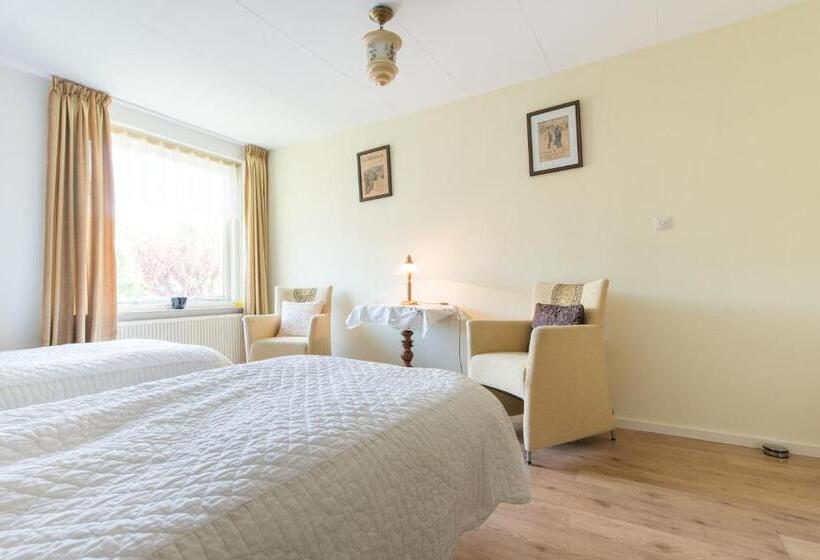 Номер Стандарт, Bed And Breakfast Hoorn