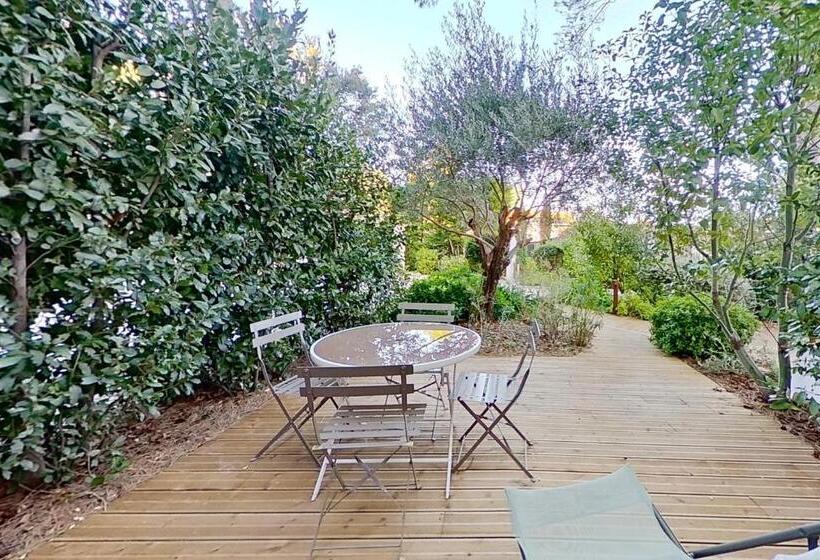 Студио Стандарт с Террасой, La Villa Dupont D Avignon