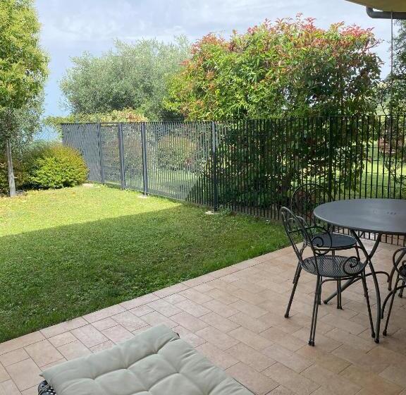 شقة غرفة واحدة, Cumana Blu Apartments