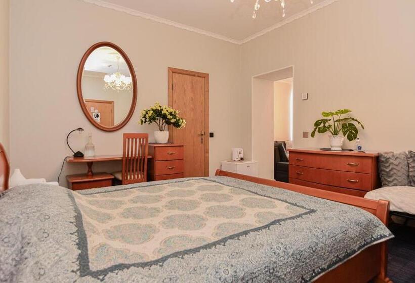 اتاق استاندارد سه نفره, Jugend With Self Check In